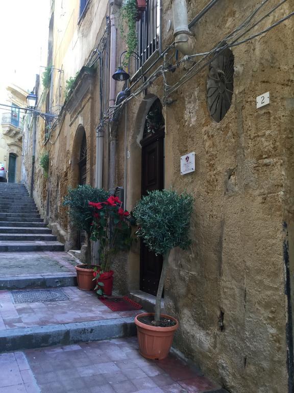 B&B Palazzo Del Teatro Agrigento Luaran gambar